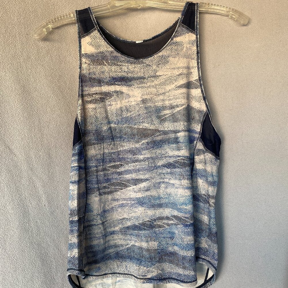 Lululemon Swiftly Tech Racerback Tank | Blue Patterned Mesh Performance Top